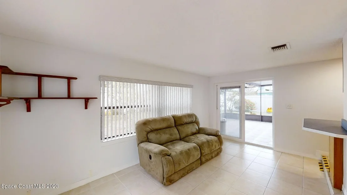 Photo of 521 Buckingham Avenue