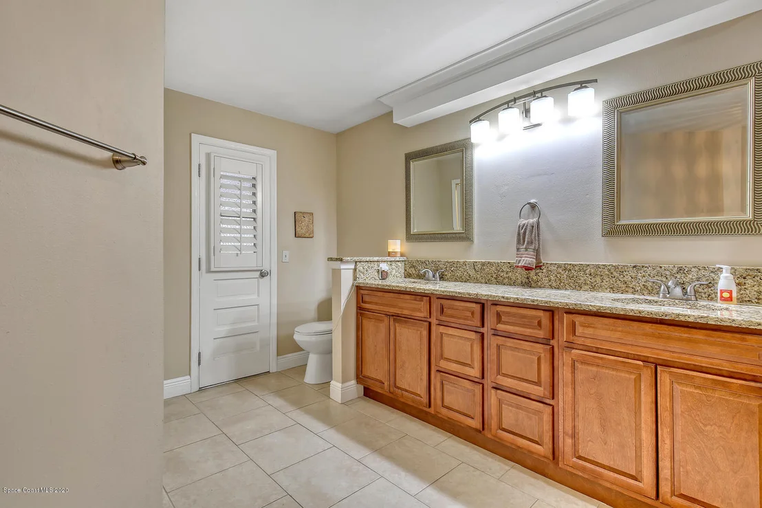 Photo of 1004 Cedarbrook Court