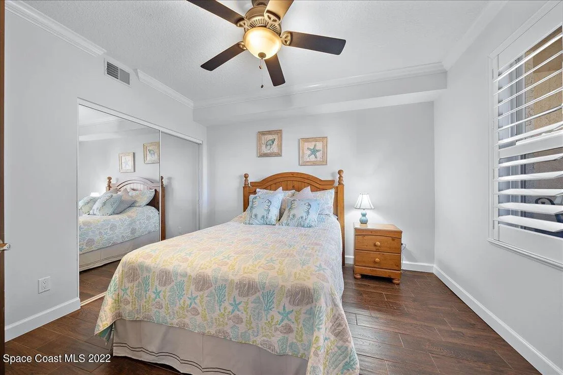 Photo of Unit 705 at 102 Riverside Drive