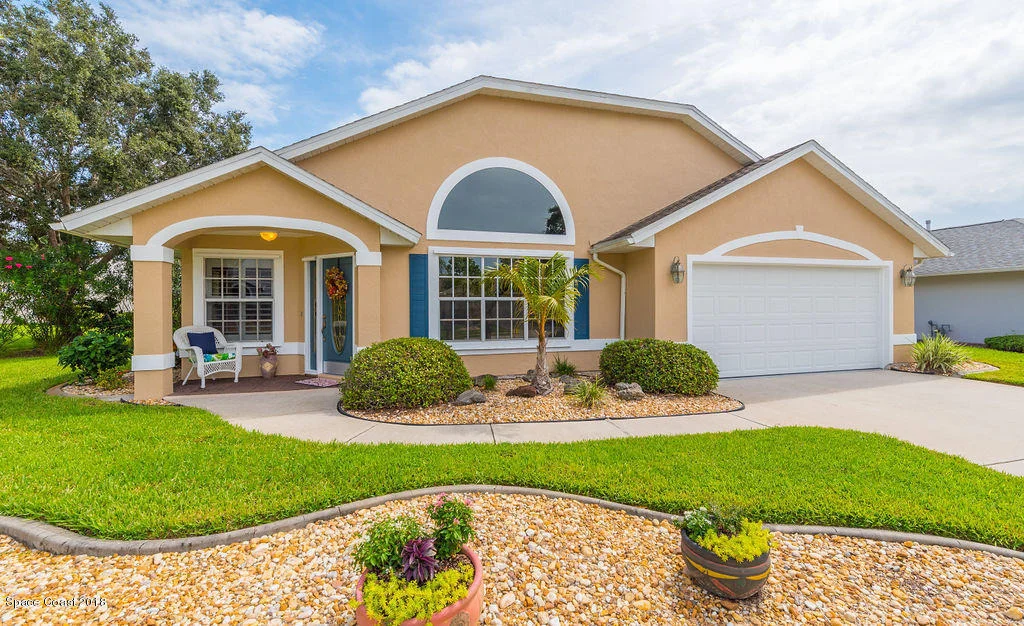 Photo of 1052 Fieldstone Drive