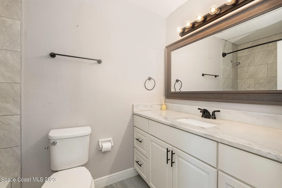 Photo of 947 Bluewater Drive