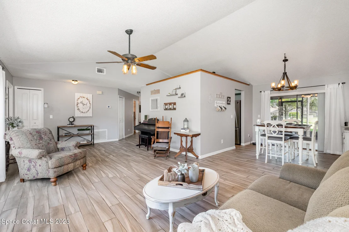 Photo of 938 Osprey Lane