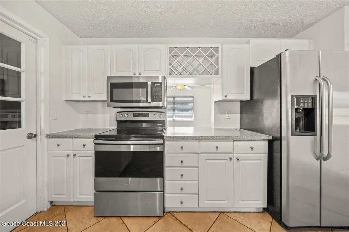 Photo of 550 Ford Circle W