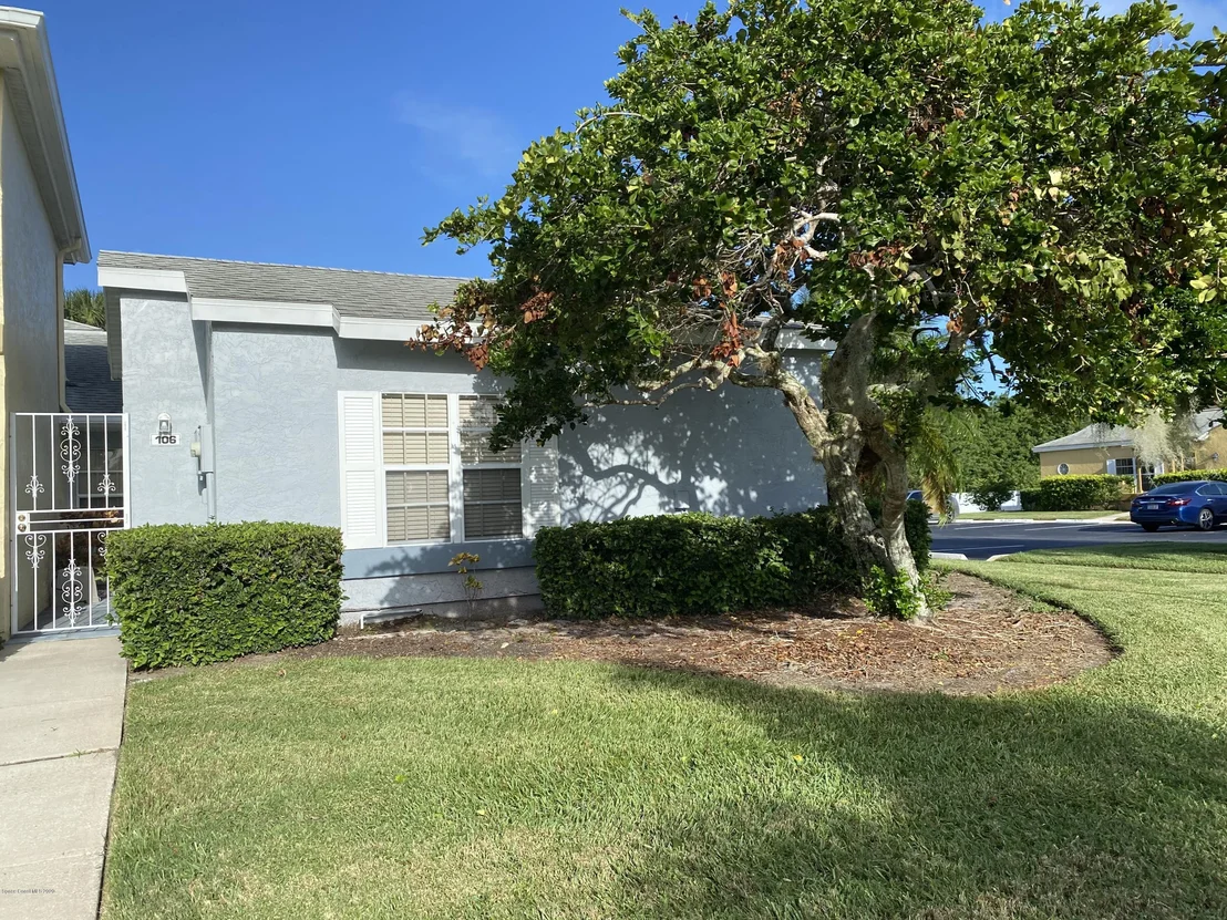 Photo of Unit 106 at 1480 Malibu Circle NE