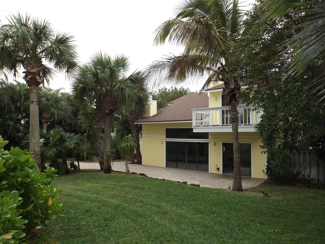 Photo of 6885 Angeles Road