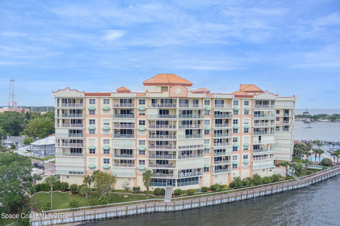 Photo of Unit 406 at 104 Riverside Drive