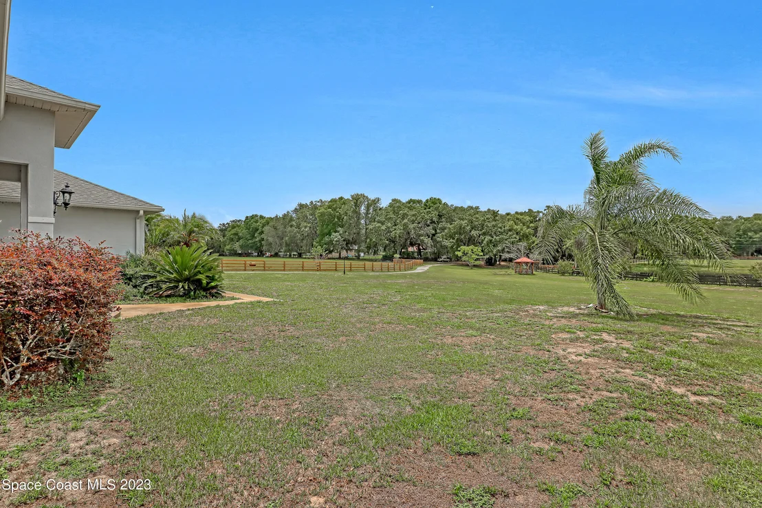 Photo of 15120 Peru Road