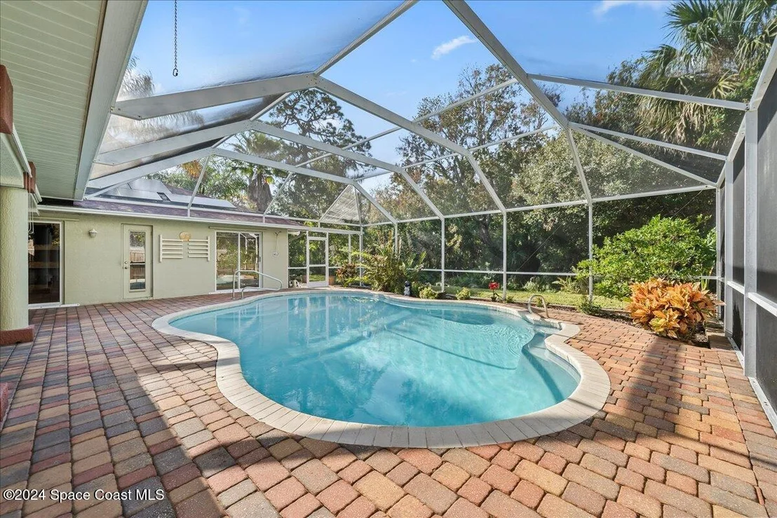 Photo of 4360 Canard Road