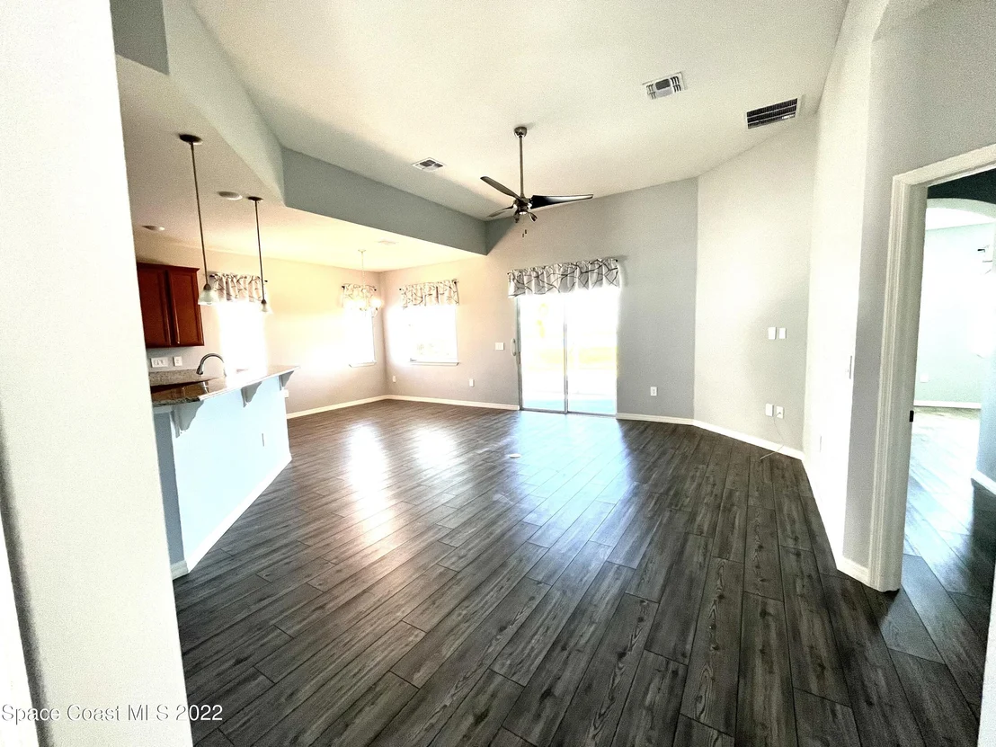 Photo of 8271 Laguna Circle