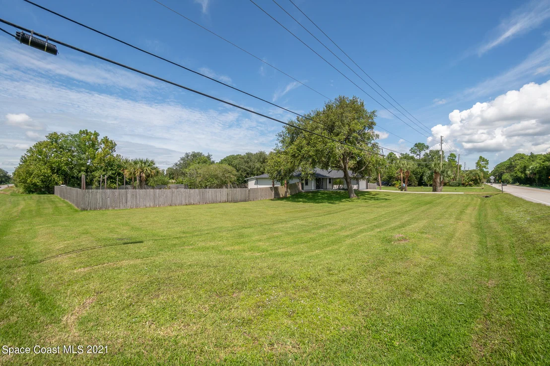 Photo of 4390 Alan Shepard Avenue