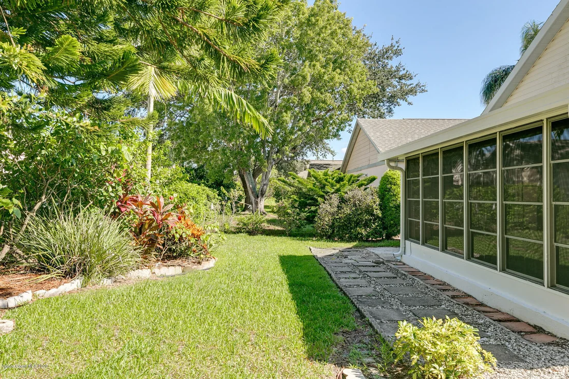 Photo of 4130 Twin Oaks Boulevard
