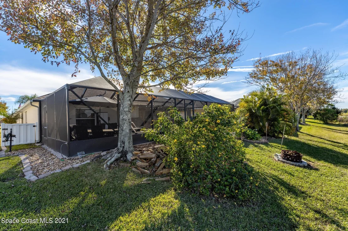 Photo of 2047 Auburn Lakes Drive