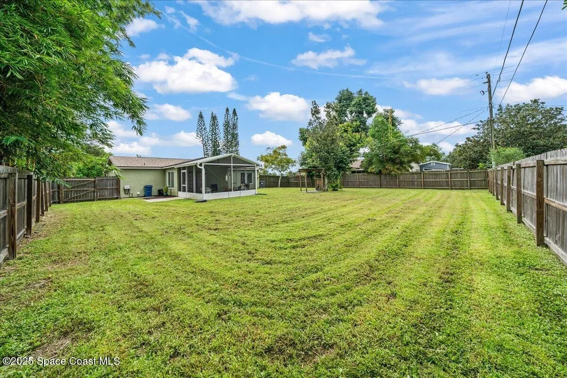 Photo of 712 Brevity Avenue NE