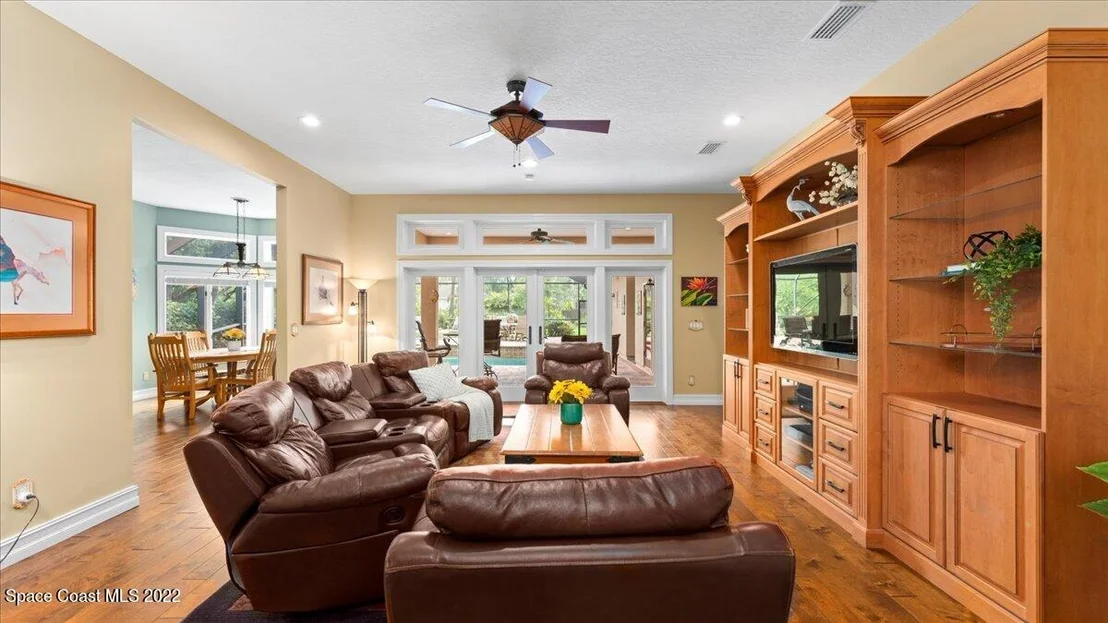 Photo of 873 Oak Park Drive
