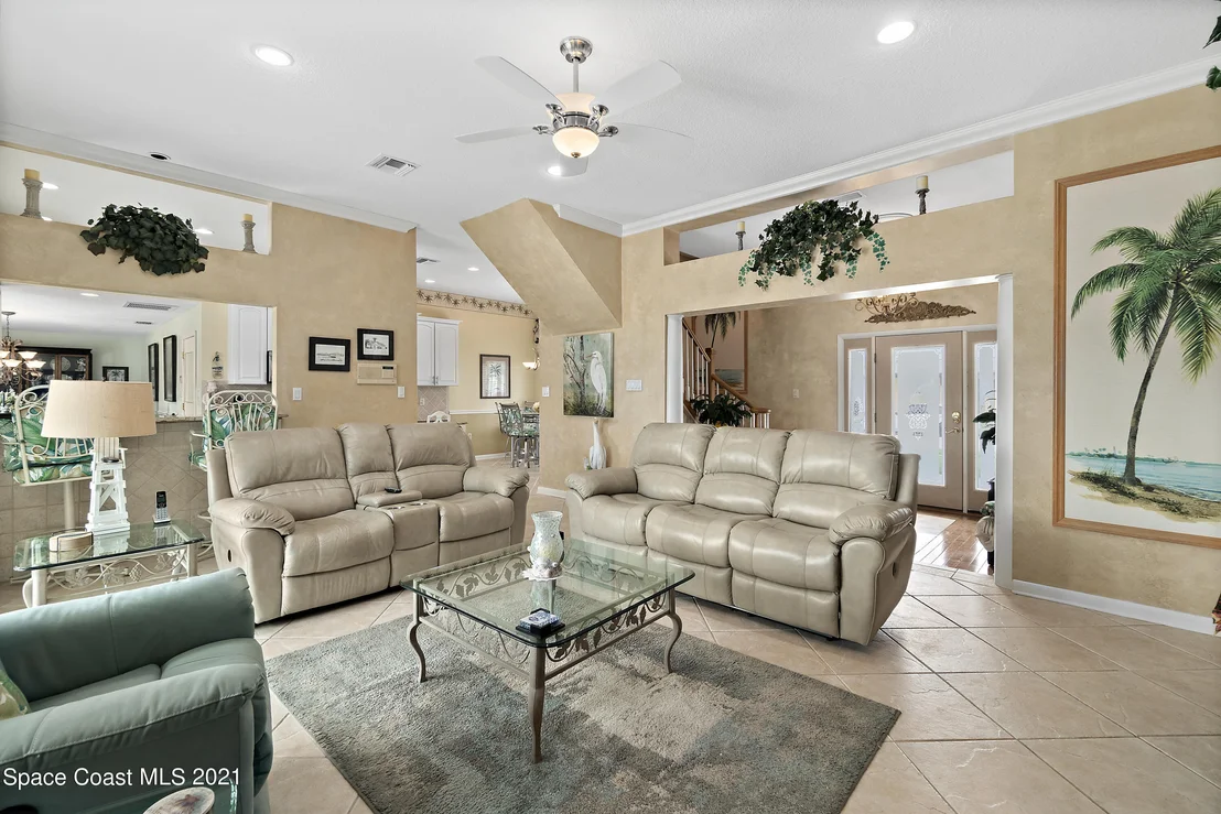 Photo of 432 Cardinal Drive