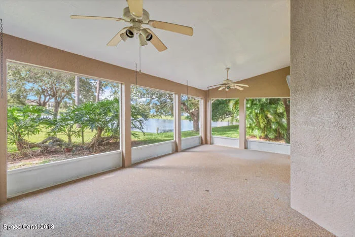 Photo of 295 Oak Lake Road