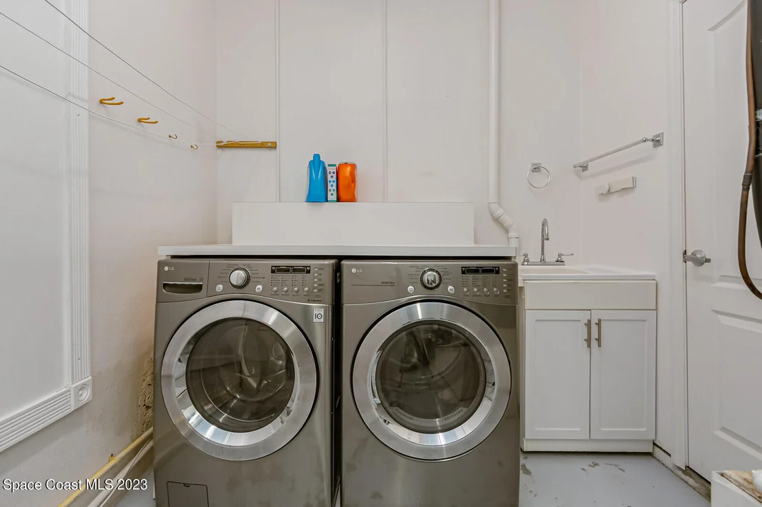 Photo of 2880 Grant Road