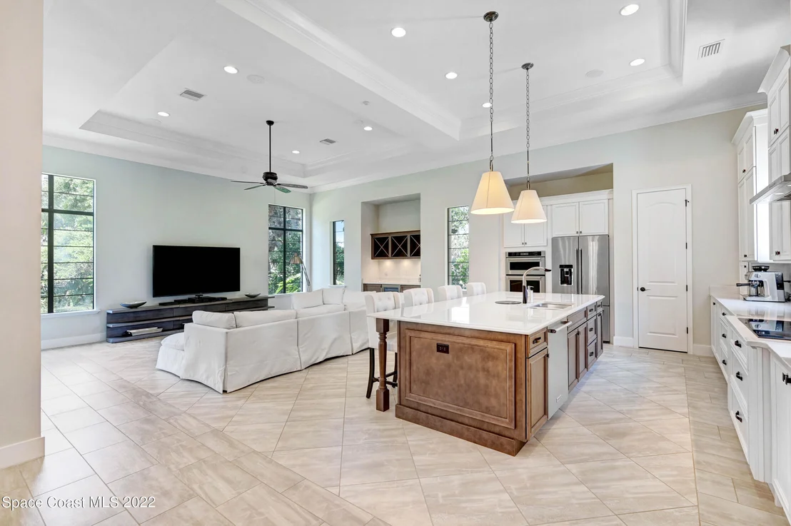 Photo of 180 Whaler Drive