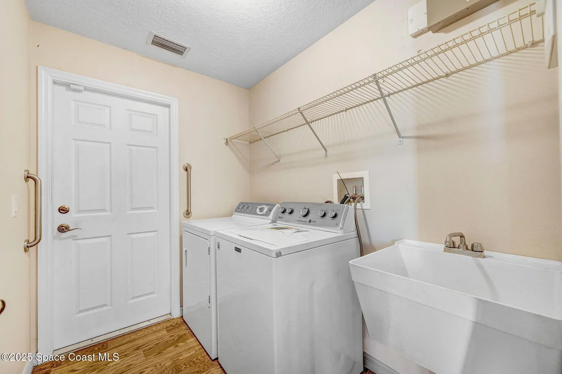 Photo of 1207 Van Tassel Trail NE