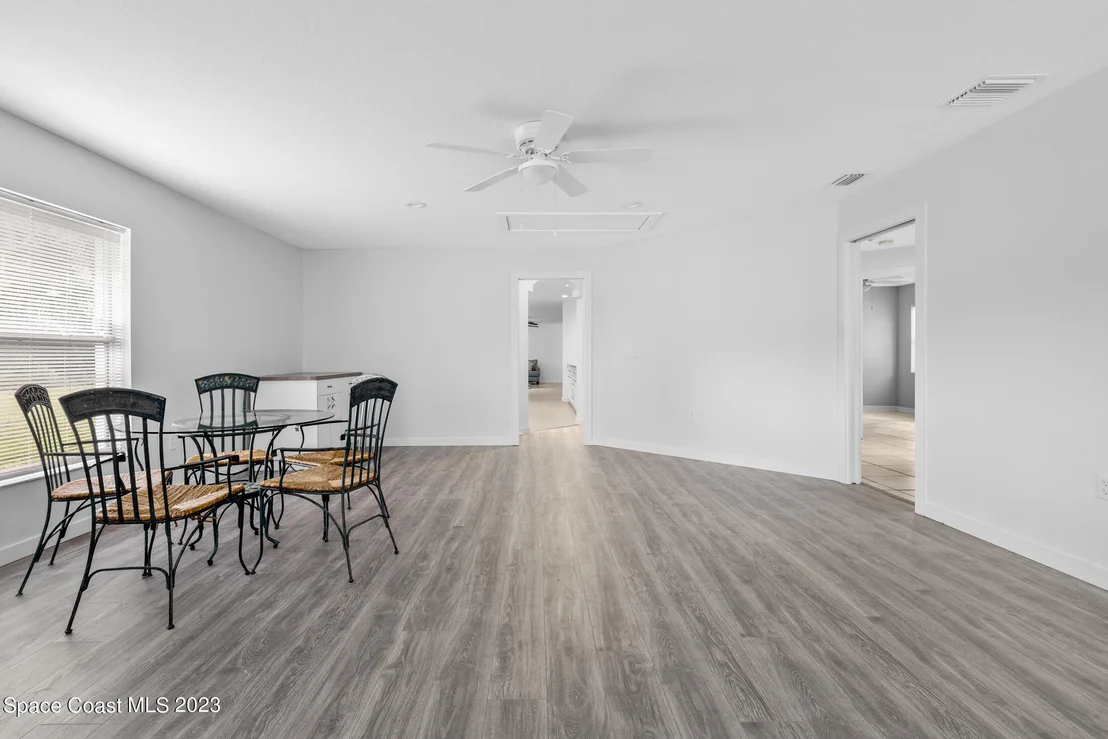 Photo of 472 Gray Road