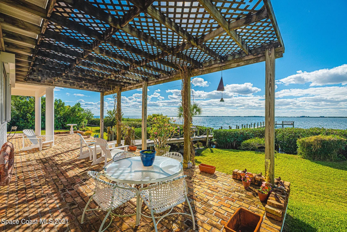 Photo of 176 Bayshore Drive