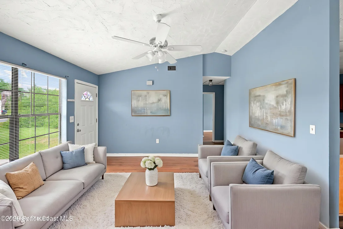 Photo of 2425 Cogan Drive SE