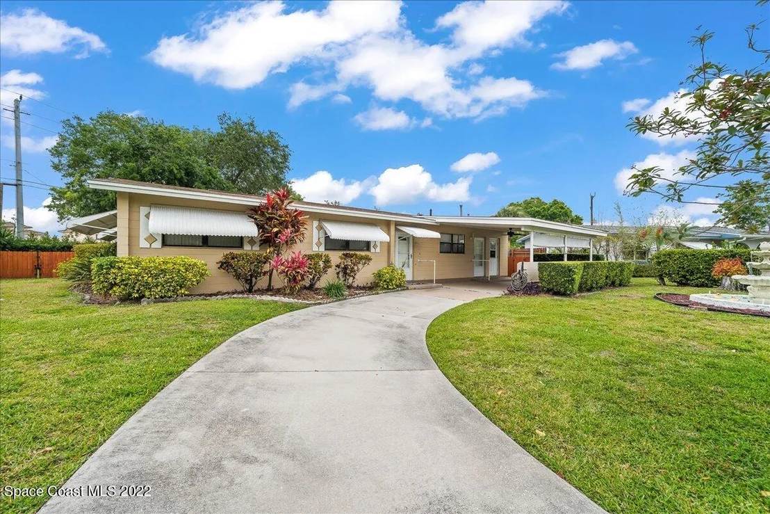 Photo of 926 Glenmore Circle