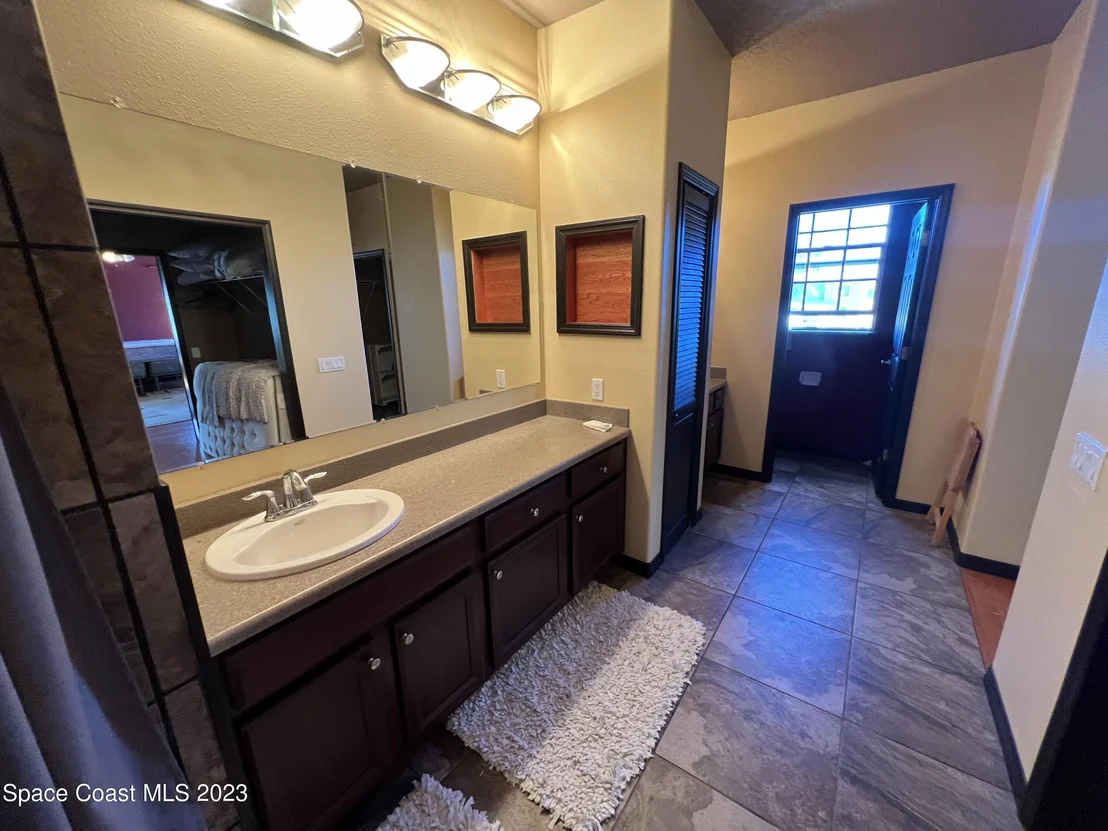 Photo of 48 Harbor Circle