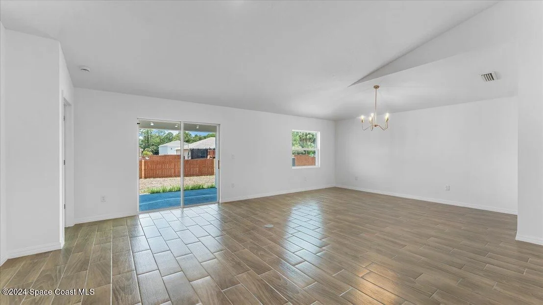 Photo of 1801 Fallon Boulevard NE