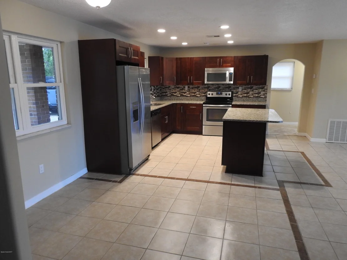 Photo of 525 Cox Road
