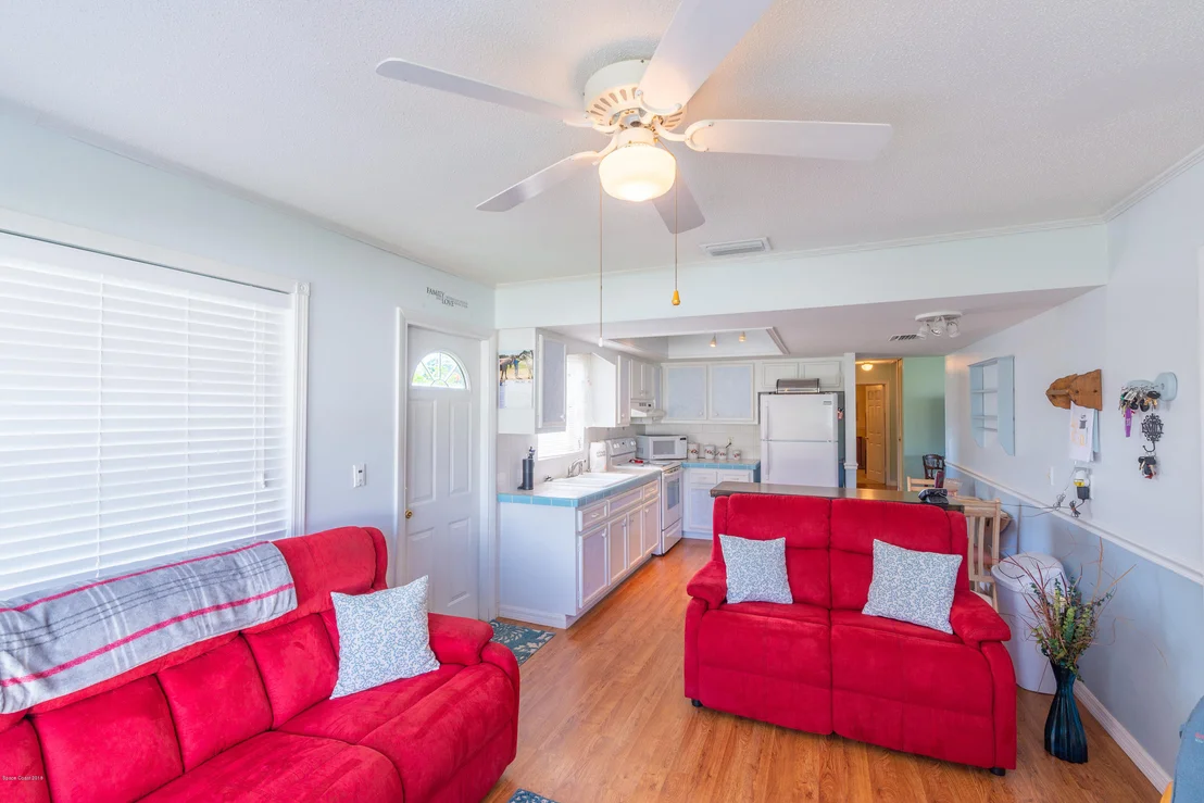 Photo of 647 Ford Circle E