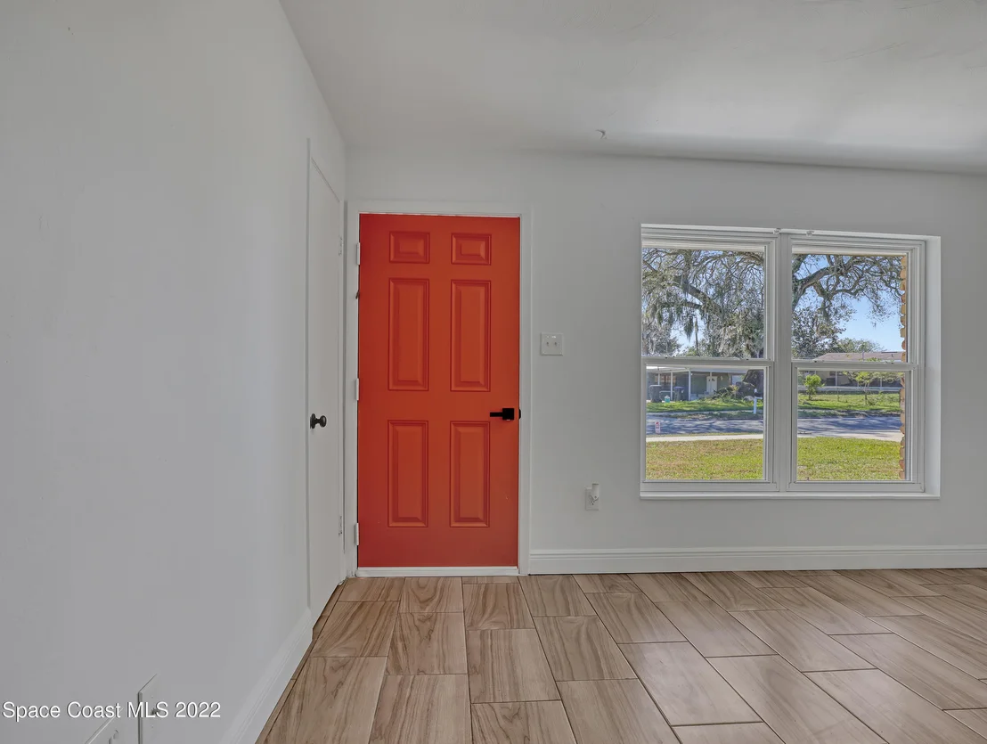 Photo of 800 Forest Road
