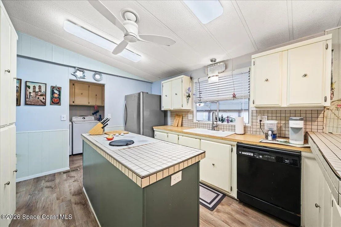 Photo of 1797 Coco Plum Street NE