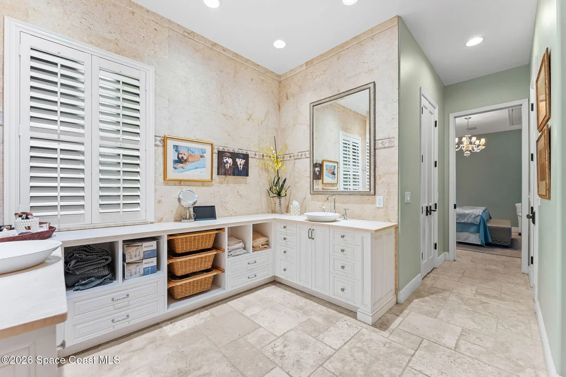 Photo of 339 Cocoa Avenue
