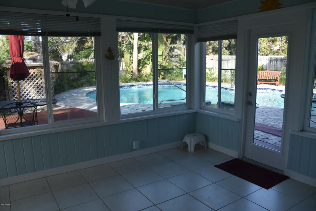 Photo of 220 Cocoa Avenue