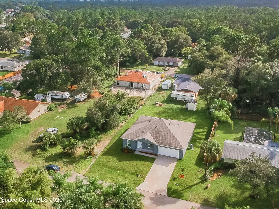 Photo of 850 Lyons Cir Circle NW