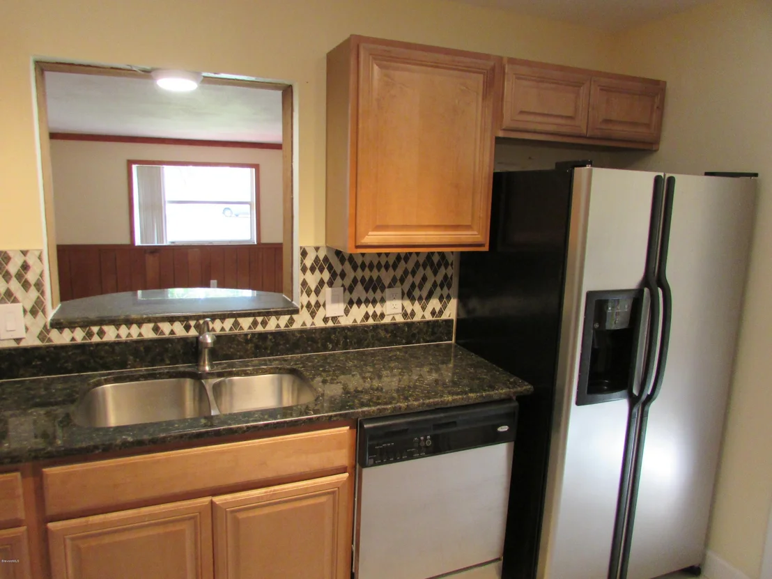 Photo of 975 Miracle Way