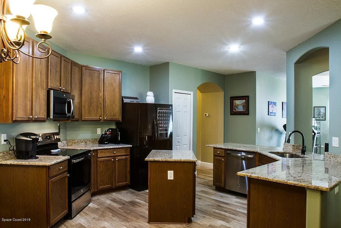 Photo of 565 Dryden Circle