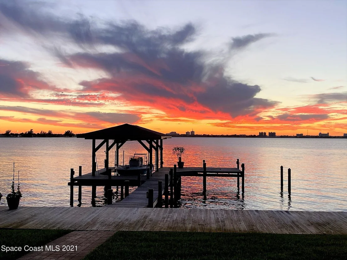Photo of 600 N Riverside Drive
