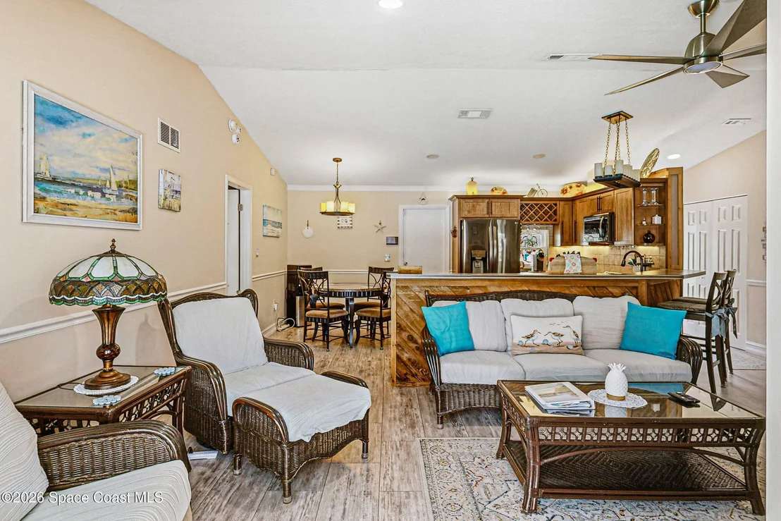 Photo of 413 Orlov Road NW