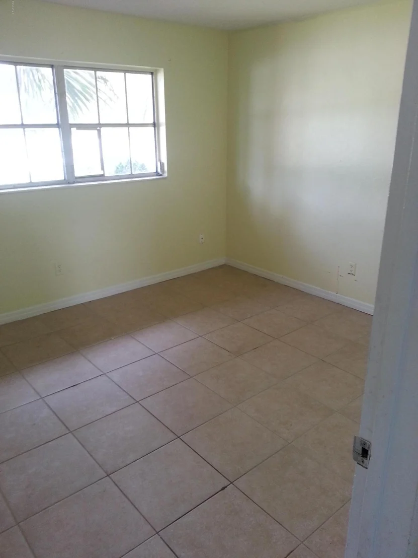 Photo of 915 Hall Street