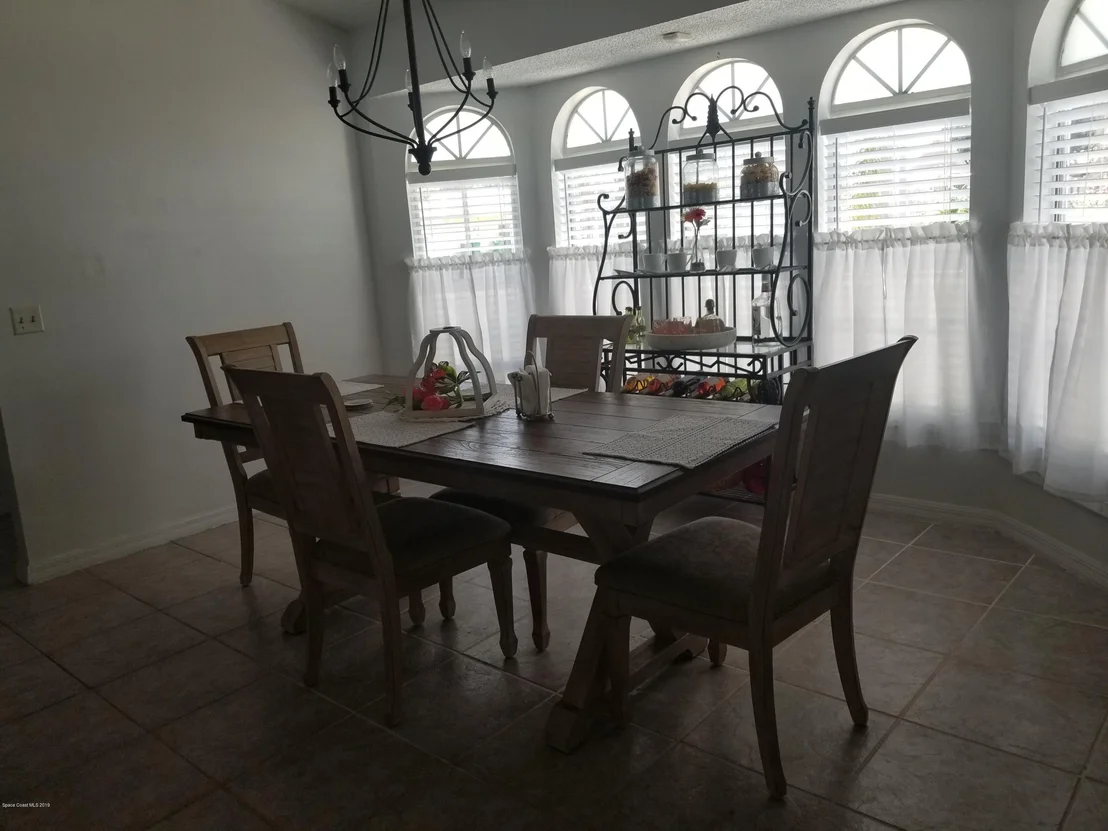 Photo of 5095 Carter Street