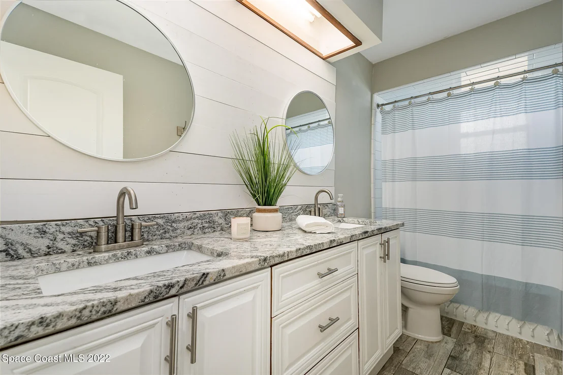 Photo of 214 7th Avenue