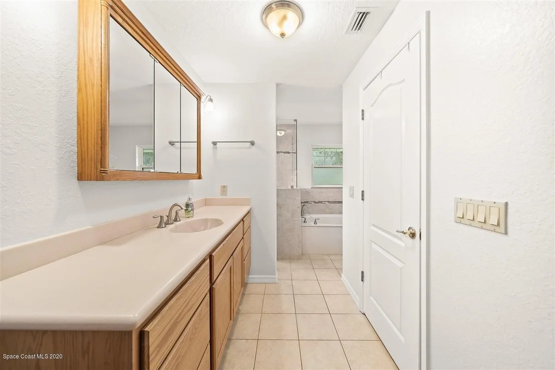 Photo of 4901 Evinrude Road