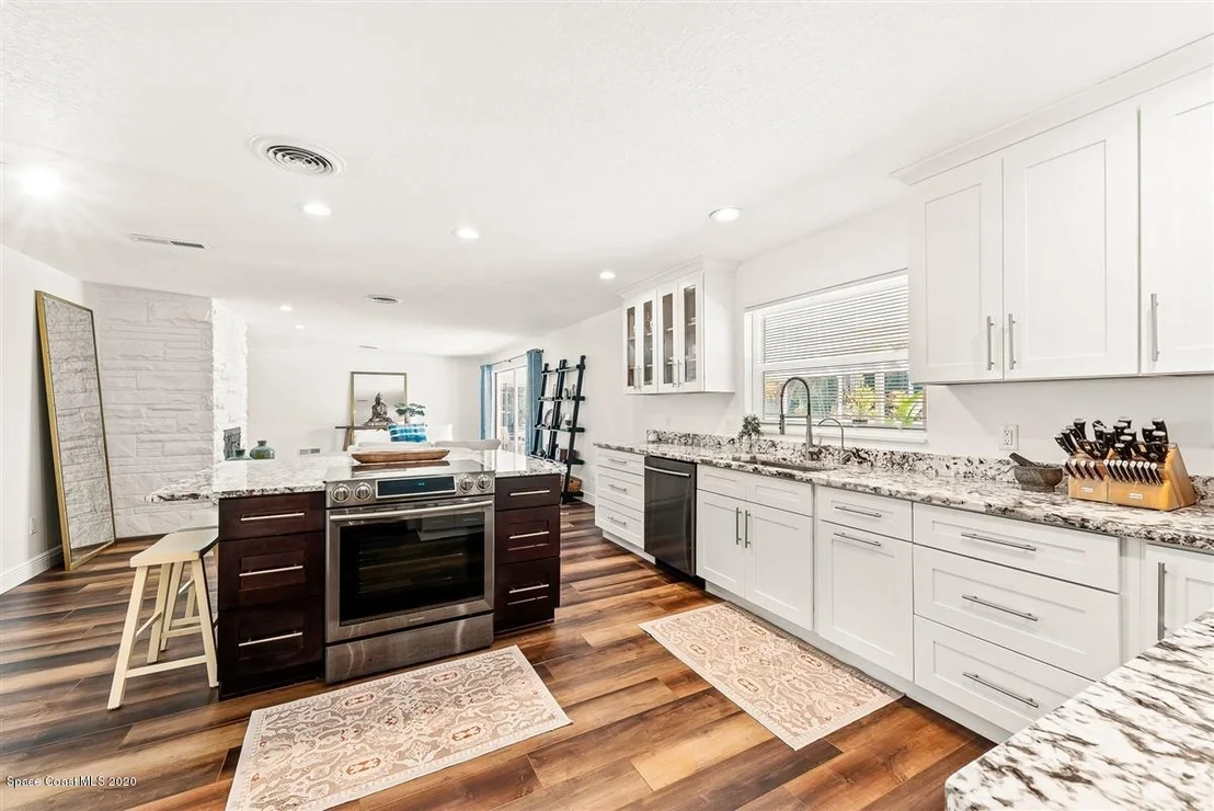 Photo of 705 Hibiscus Trail