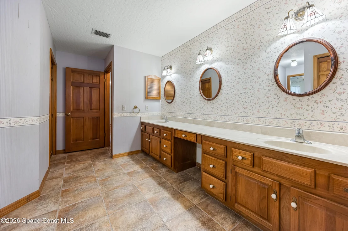 Photo of 3880 Ponderosa Road