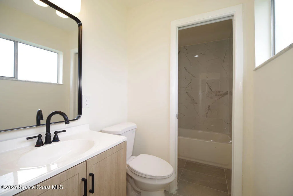 Photo of 653 Atlas Avenue NE