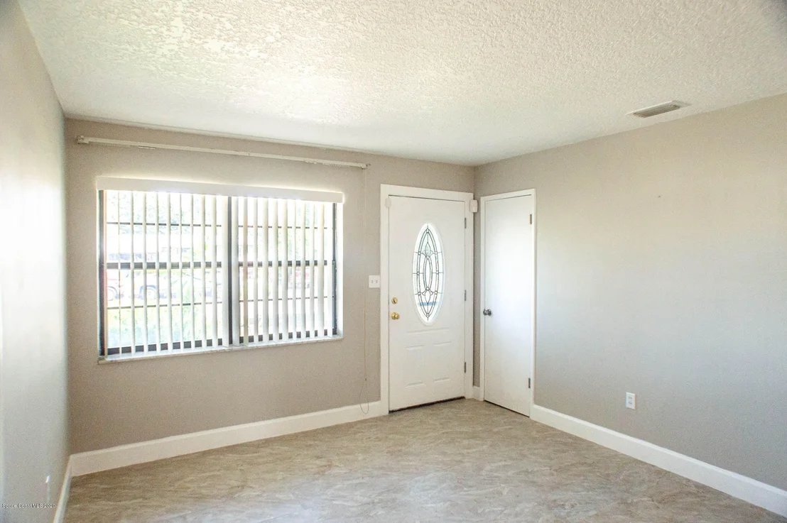 Photo of 1378 Eva Lane