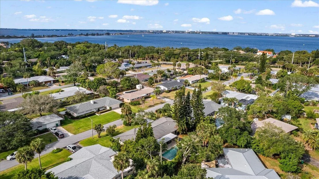 Photo of 550 Seabreeze Drive