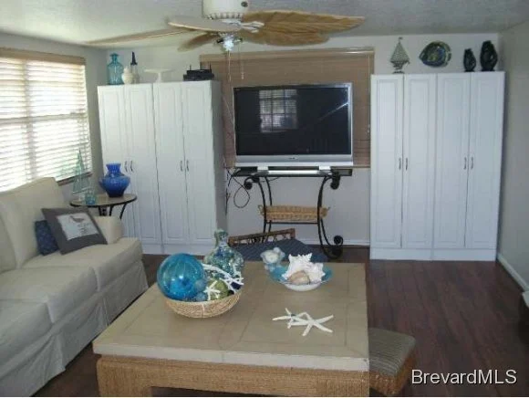 Photo of 102 N Harris